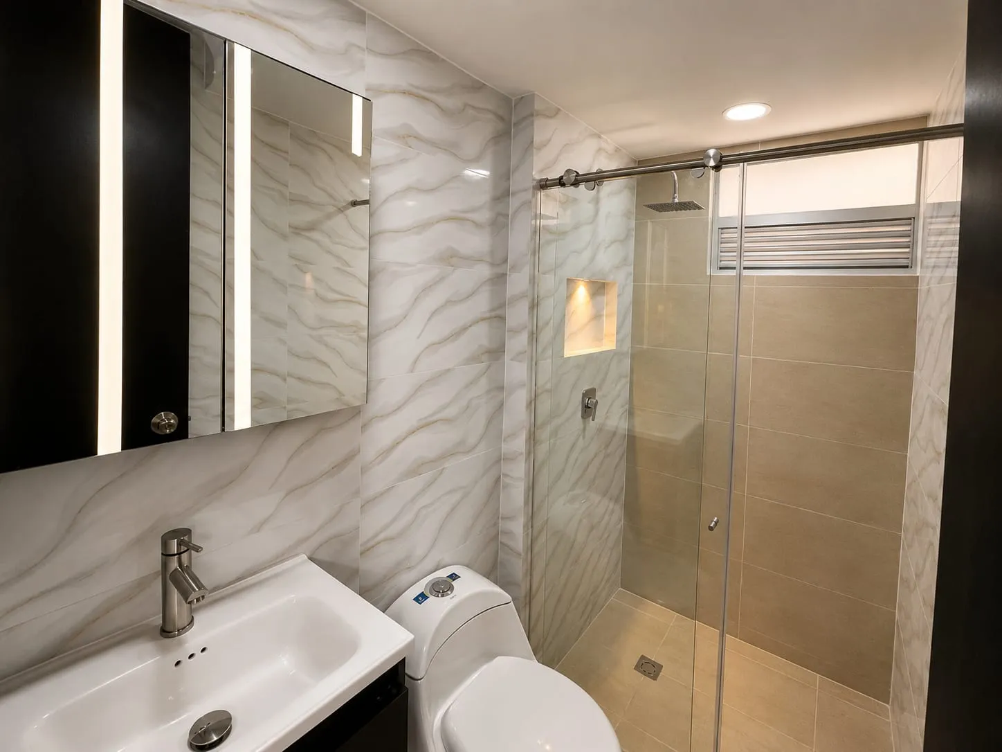 Baño secundario, pero con un nivel de detalle y terminación igual de premium.